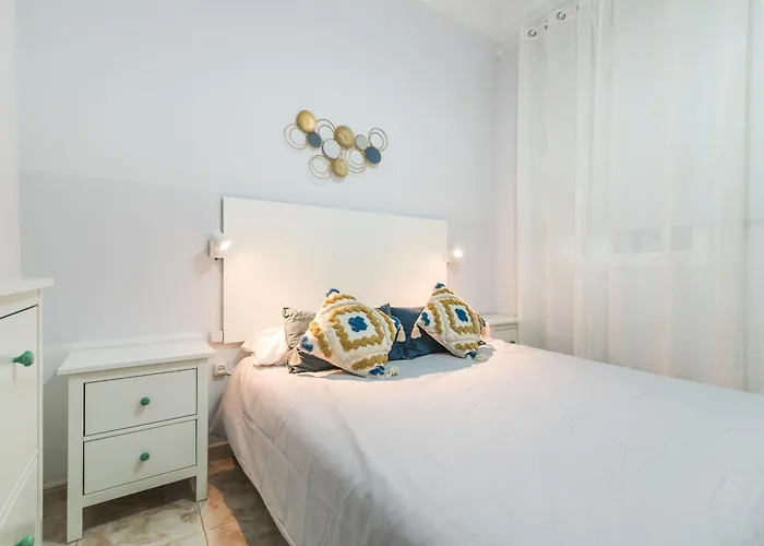 Home2book Bright&comfy Near Palmas Center